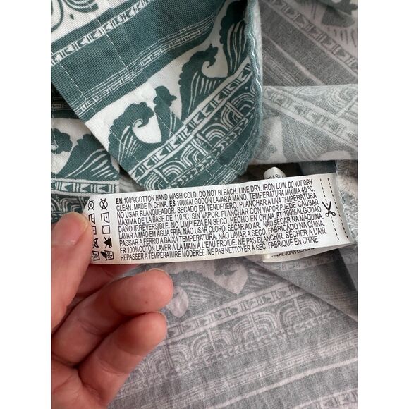 Forever 21 Men’s Button Up Shirt L Green White Wave Print Casual - Picture 7 of 7